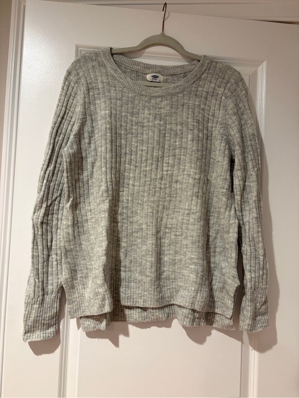 Old Navy Women’s Gray Ribbed Knit Crewneck Sweater